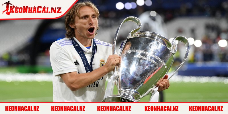 Top 10 Cầu Thủ Vĩ Đại Nhất Mọi Thời Đại Tượng Đài Bất Tử - 4 Luka Modrić biểu tượng của Croatia và Real Madrid